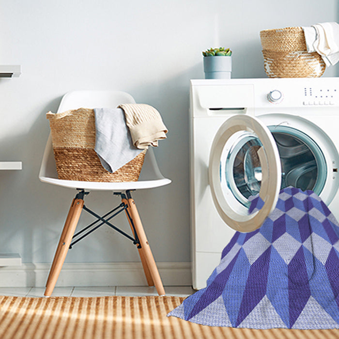 Machine Washable Transitional Light Sky Blue Rug in a Washing Machine, wshpat862blu