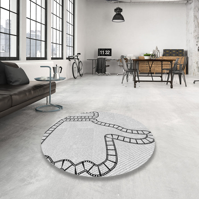 Round Patterned Off-White Novelty Rug in a Office, pat86