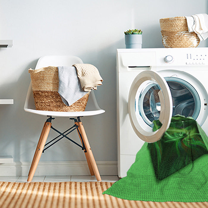 Machine Washable Transitional Deep Emerald Green Rug in a Washing Machine, wshpat871grn