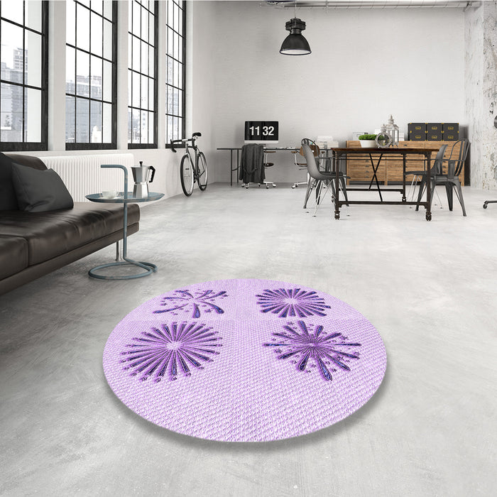 Round Patterned Purple Rug in a Office, pat897pur