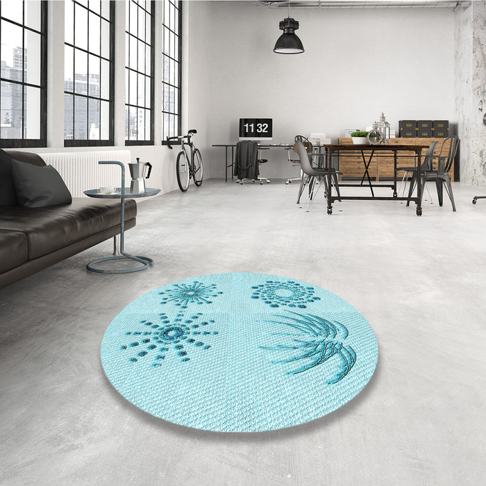 Round Patterned Electric Blue Rug in a Office, pat899lblu