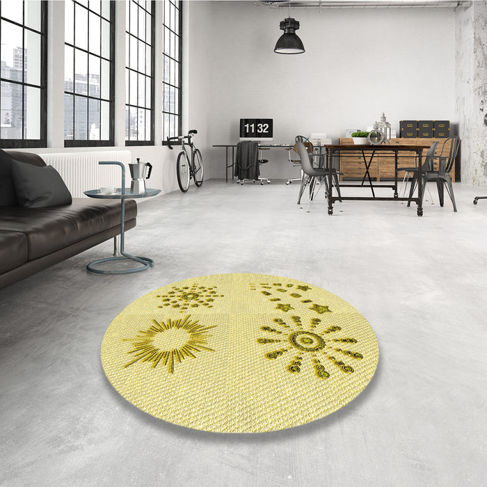 Round Patterned Yellow Rug in a Office, pat901yw