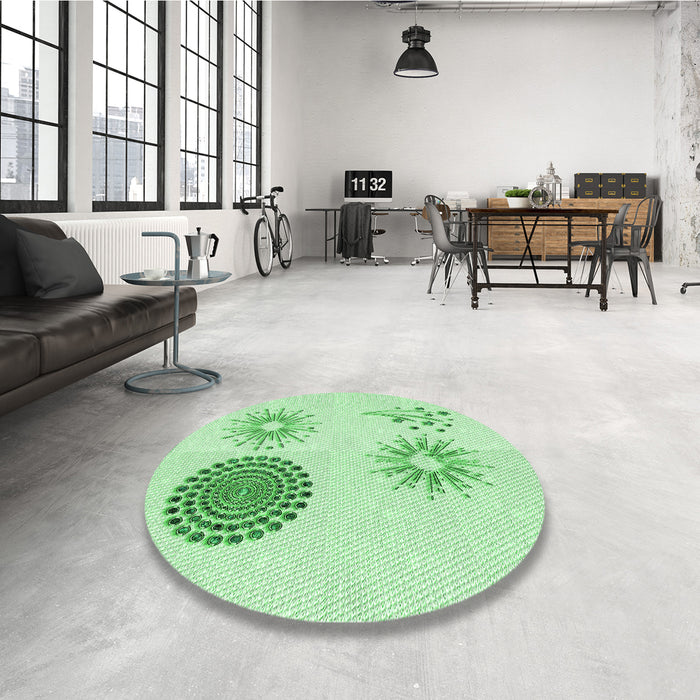 Round Patterned Light Green Rug in a Office, pat902grn