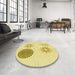 Round Patterned Sun Yellow Rug in a Office, pat902yw