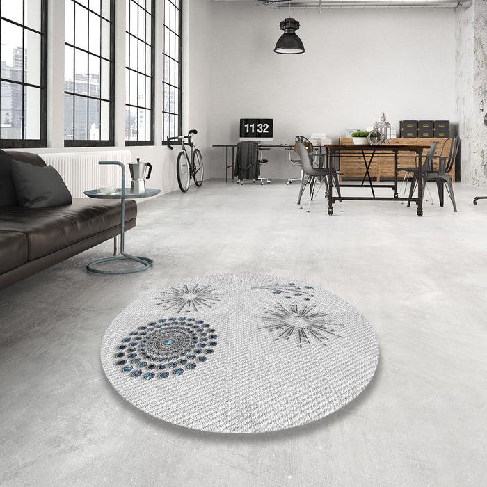Round Patterned Off-White Novelty Rug in a Office, pat902