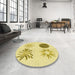 Round Patterned Sun Yellow Rug in a Office, pat903yw
