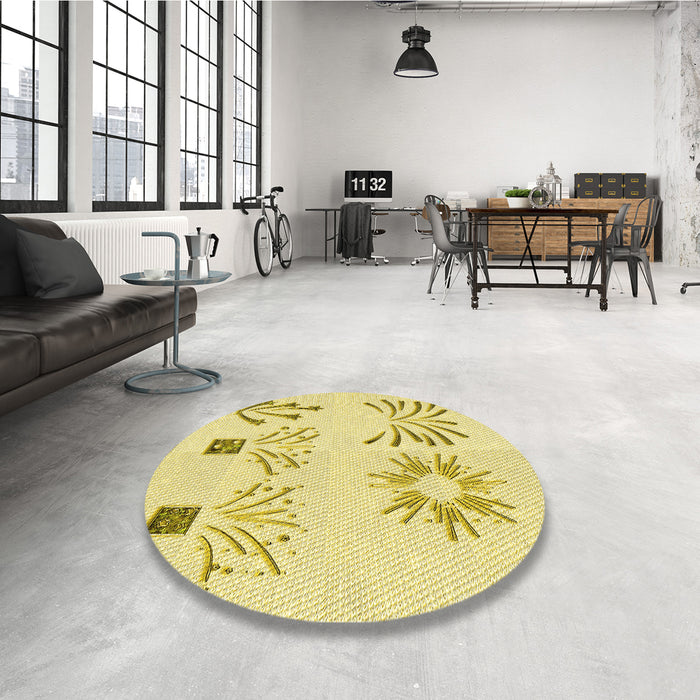 Round Patterned Yellow Rug in a Office, pat904yw