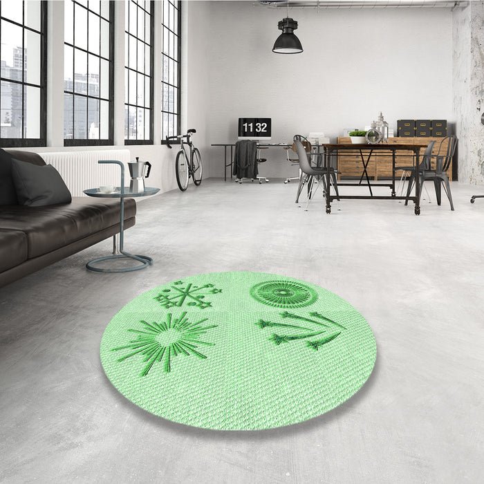 Round Patterned Light Green Rug in a Office, pat905grn