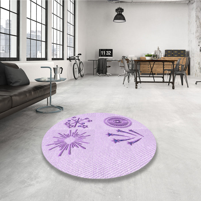 Round Patterned Purple Rug in a Office, pat905pur