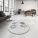 Round Machine Washable Transitional White Smoke Rug in a Office, wshpat905