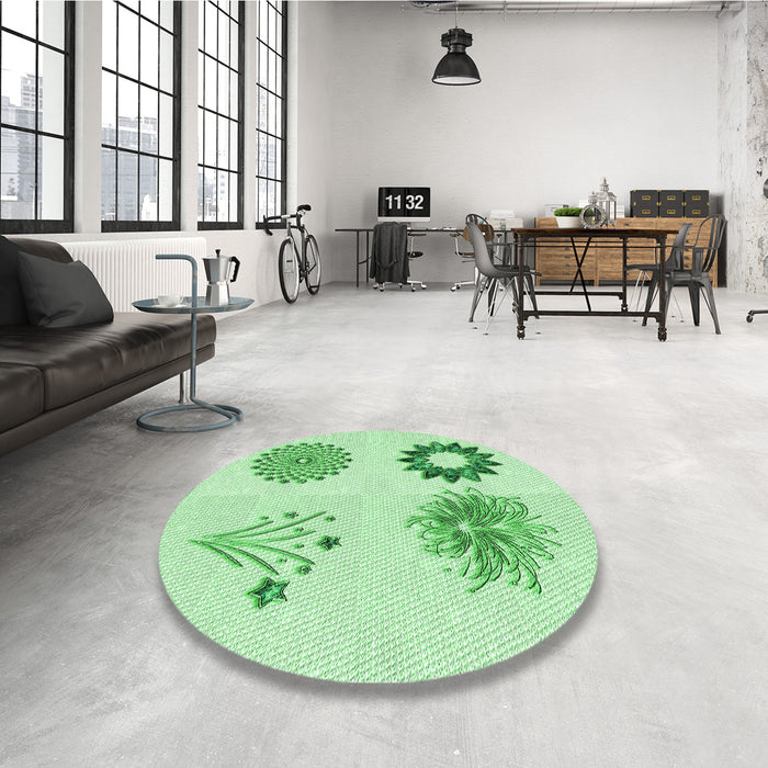 Round Patterned Light Green Rug in a Office, pat908grn