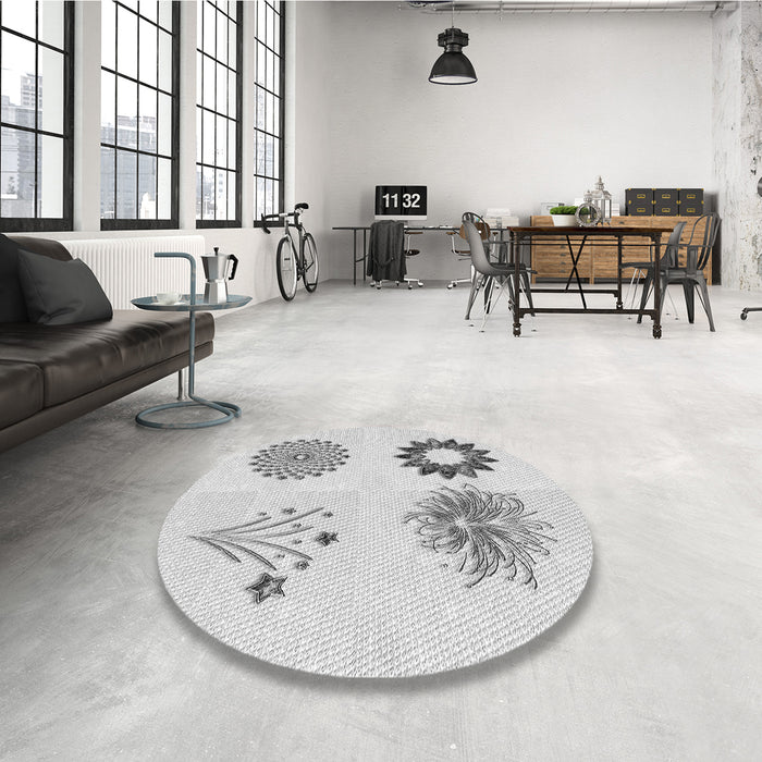 Round Patterned Platinum Gray Rug in a Office, pat908gry
