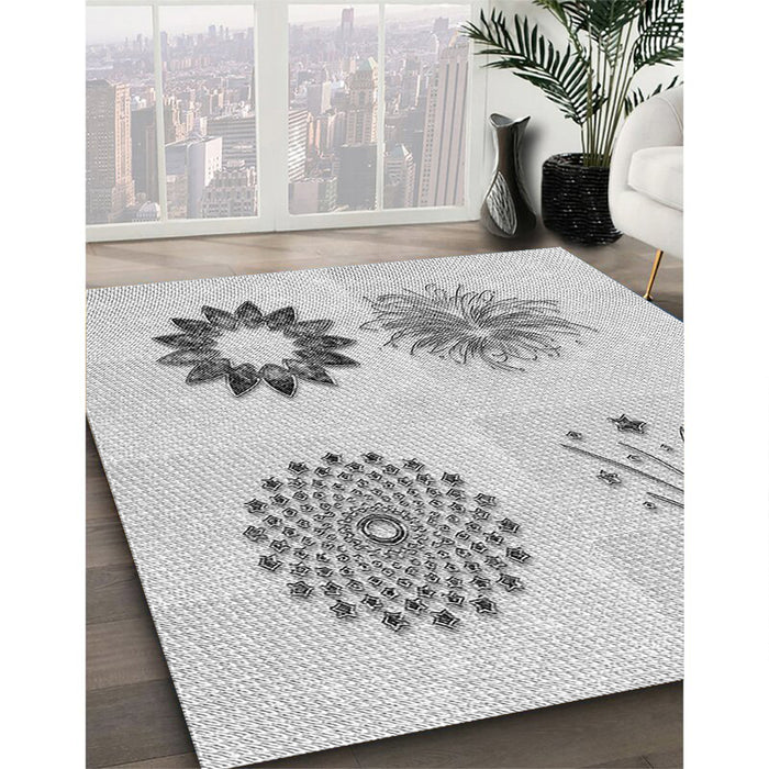 Patterned Platinum Gray Rug in Family Room, pat908gry