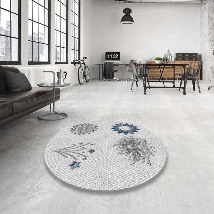 Round Patterned Off-White Novelty Rug in a Office, pat908