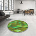 Round Patterned Seaweed Green Rug in a Office, pat91grn