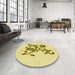 Round Patterned Sun Yellow Rug in a Office, pat911yw