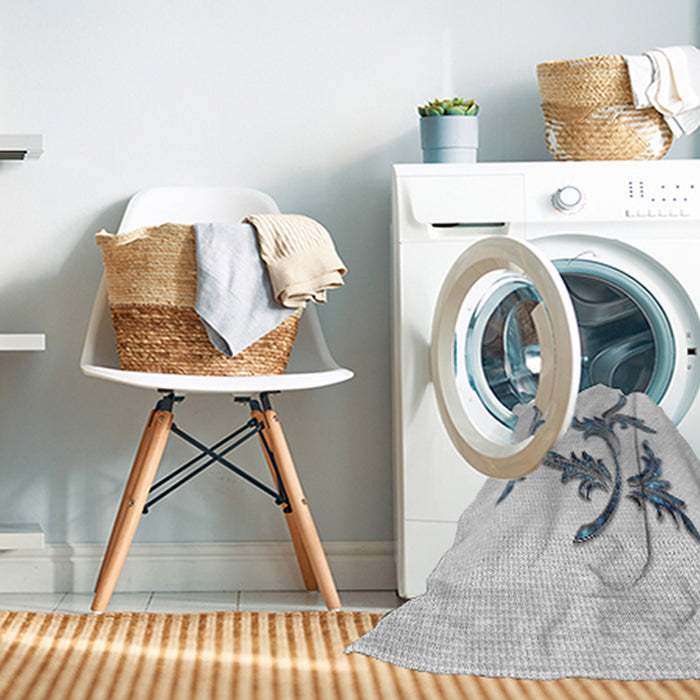 Machine Washable Transitional White Smoke Rug in a Washing Machine, wshpat913