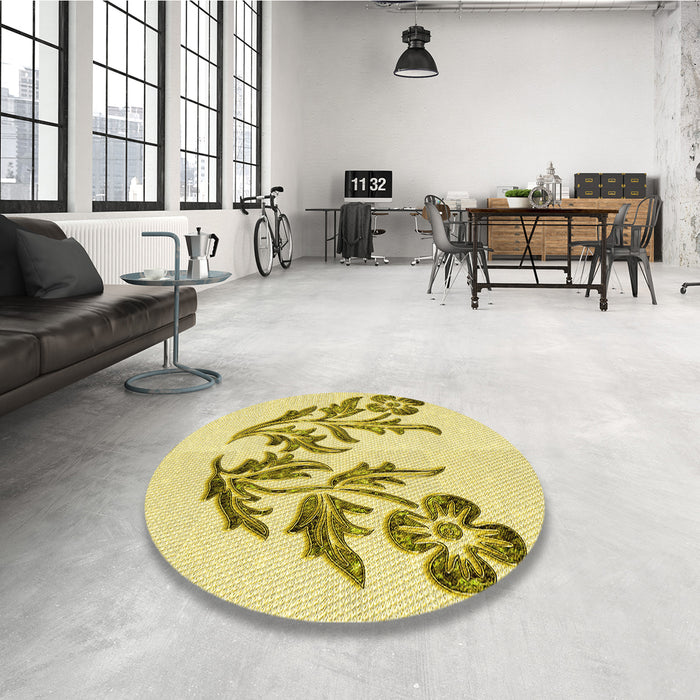 Round Patterned Brown Rug in a Office, pat916yw