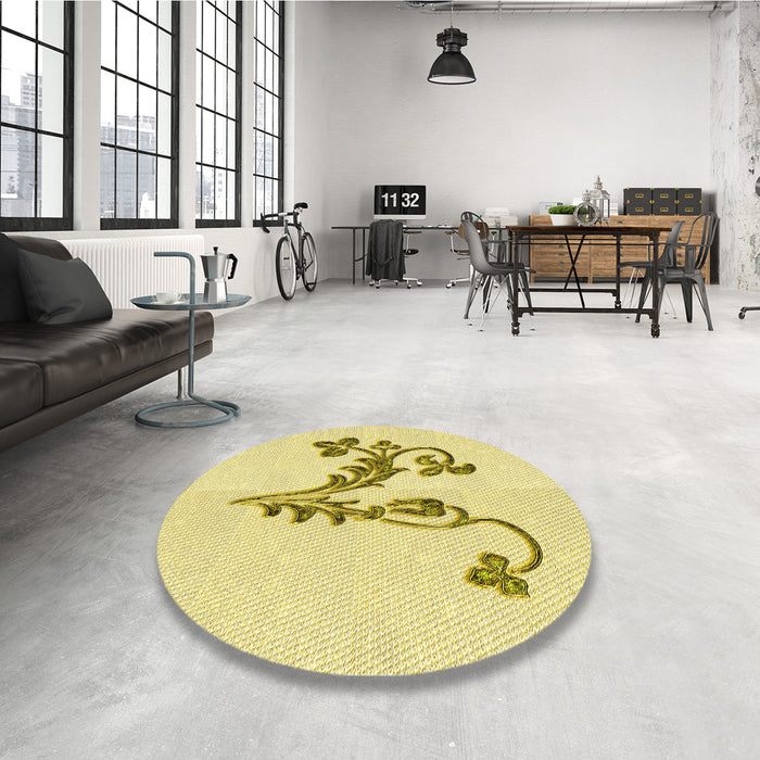 Round Patterned Sun Yellow Rug in a Office, pat918yw