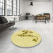 Round Patterned Sun Yellow Rug in a Office, pat918yw