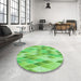 Round Patterned Emerald Green Rug in a Office, pat92grn