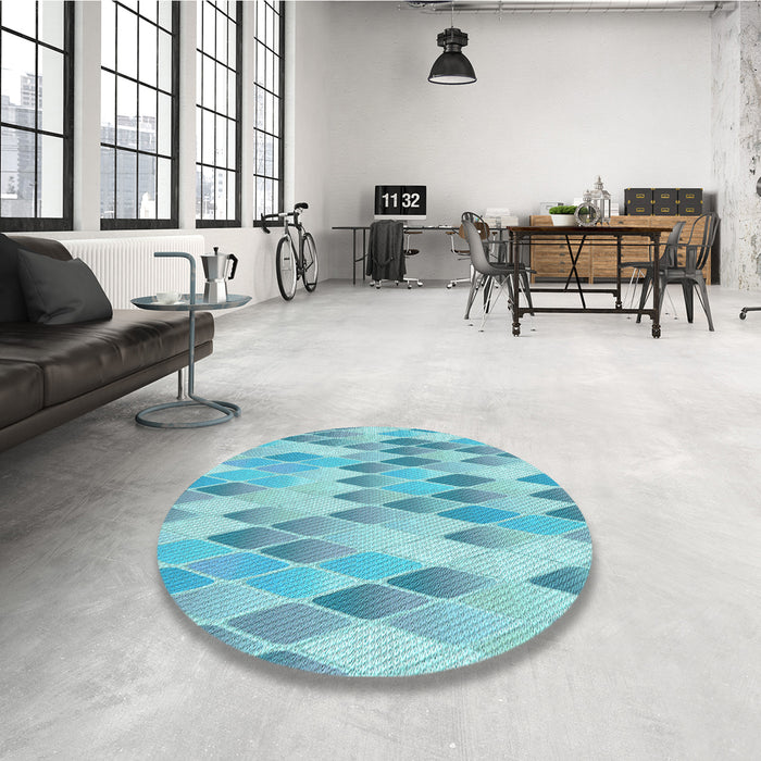 Round Patterned Macaw Blue Green Rug in a Office, pat92lblu