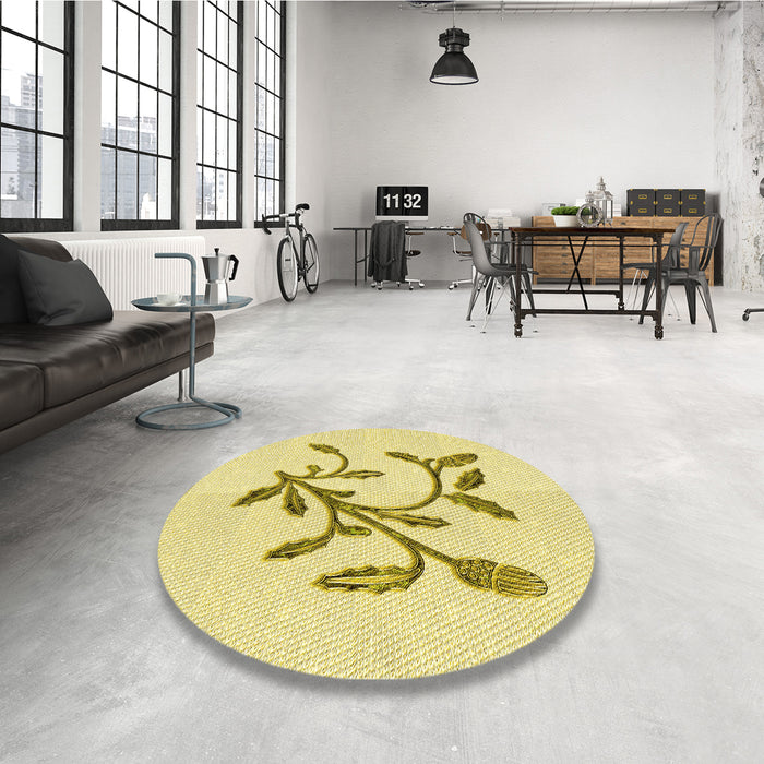 Round Patterned Sun Yellow Rug in a Office, pat920yw