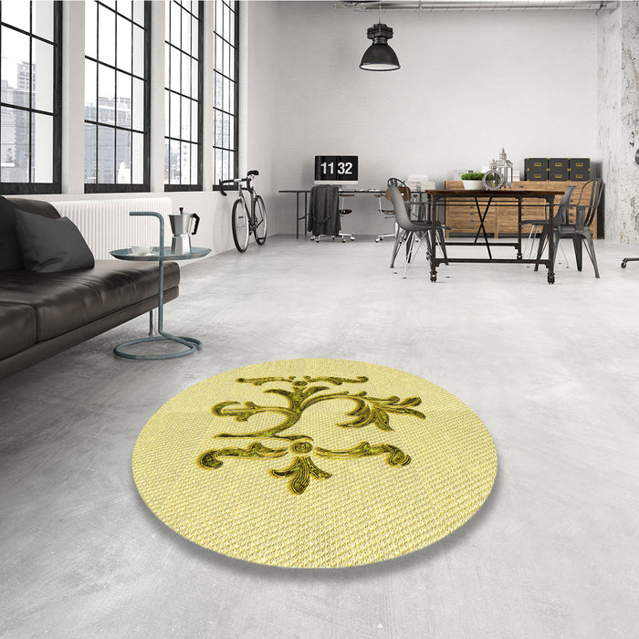 Round Patterned Sun Yellow Rug in a Office, pat921yw