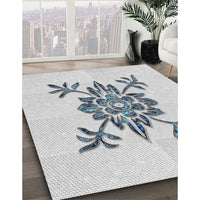 Patterned Silver Gray Novelty Rug, pat924