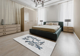 Patterned Off-White Novelty Rug in a Bedroom, pat926