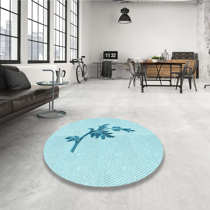 Round Patterned Diamond Blue Rug in a Office, pat927lblu
