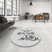 Round Patterned Platinum Gray Rug in a Office, pat932gry