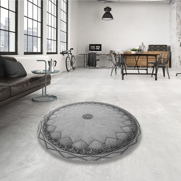 Round Patterned Smokey Gray Rug in a Office, pat938gry