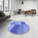 Round Patterned Blue Rug in a Office, pat966blu