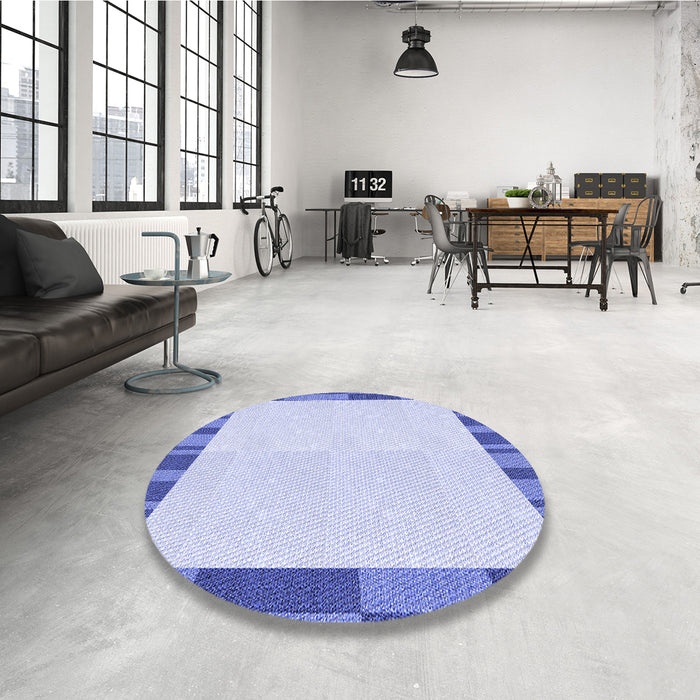 Round Patterned Blue Rug in a Office, pat967blu