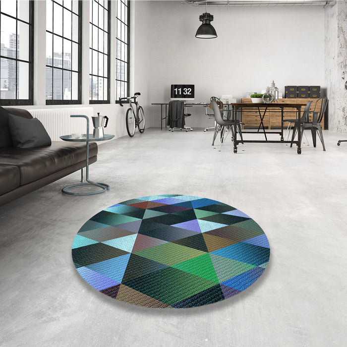 Round Patterned Macaw Blue Green Rug in a Office, pat98lblu