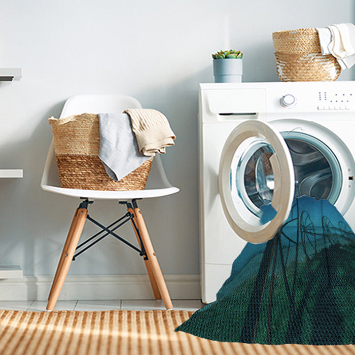 Machine Washable Transitional Deep-Sea Blue Rug in a Washing Machine, wshpat987lblu