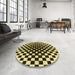 Round Patterned Black Brown Rug in a Office, pat991yw