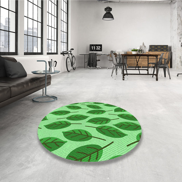 Round Patterned Green Rug in a Office, pat993grn