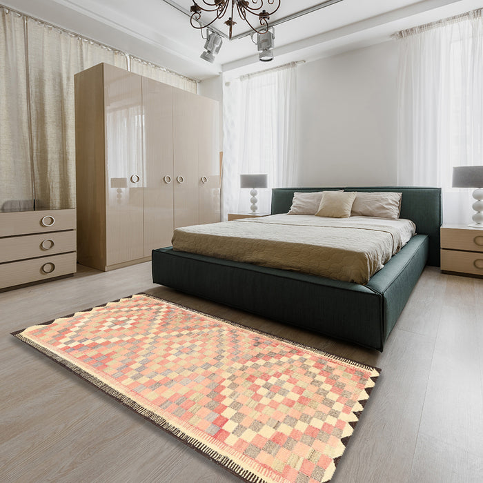 Machine Washable Traditional Brown Gold Rug in a Bedroom, wshtr1280
