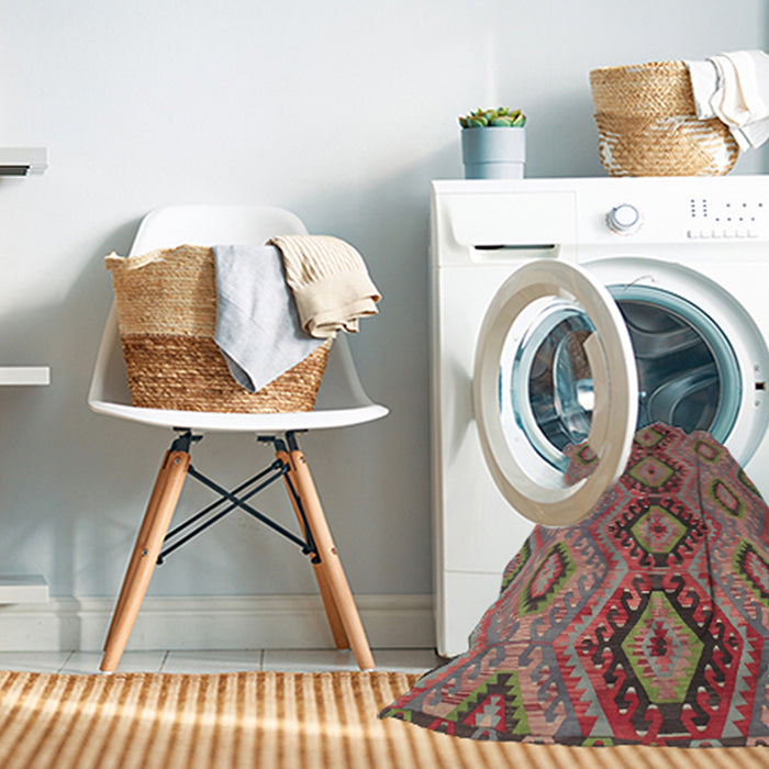 Machine Washable Traditional Brown Red Rug in a Washing Machine, wshtr1319