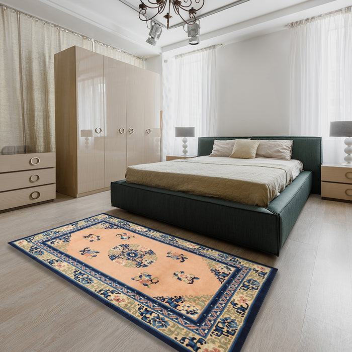 Traditional Gray Oriental Rug in a Bedroom, tr1370