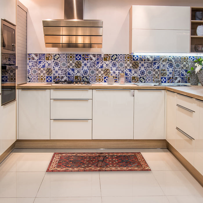 Traditional Red Persian Rug in a Kitchen, tr1399