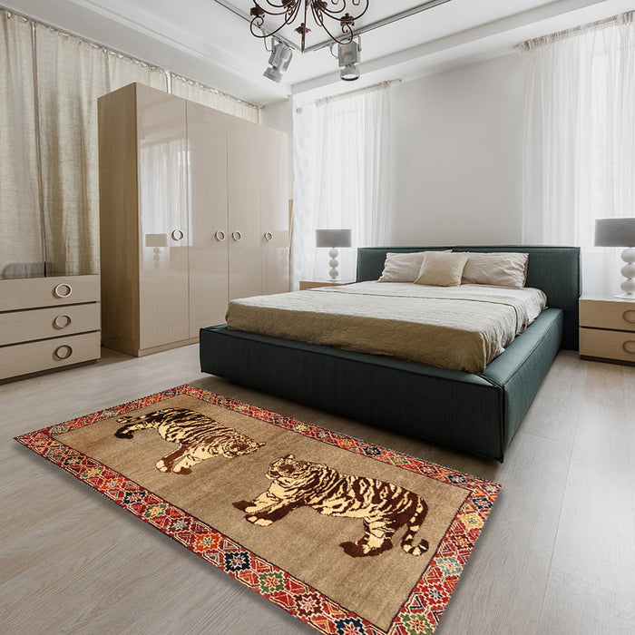 Machine Washable Traditional Gold Rug in a Bedroom, wshtr1421