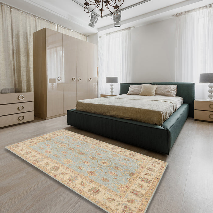 Traditional Brown Oriental Rug in a Bedroom, tr1453