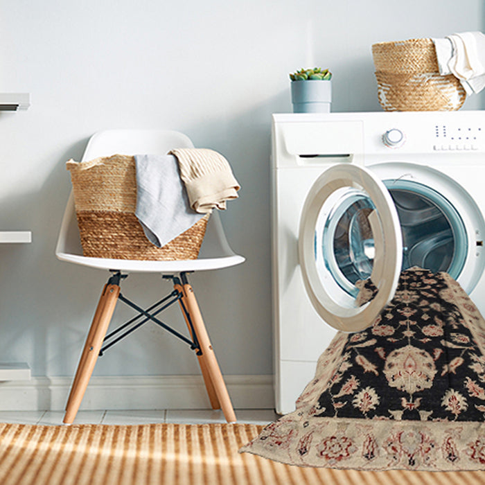 Machine Washable Traditional Dark Brown Rug in a Washing Machine, wshtr1458
