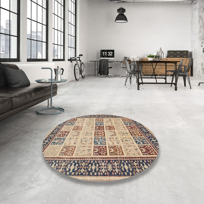 Round Traditional Brown Persian Rug in a Office, tr1559