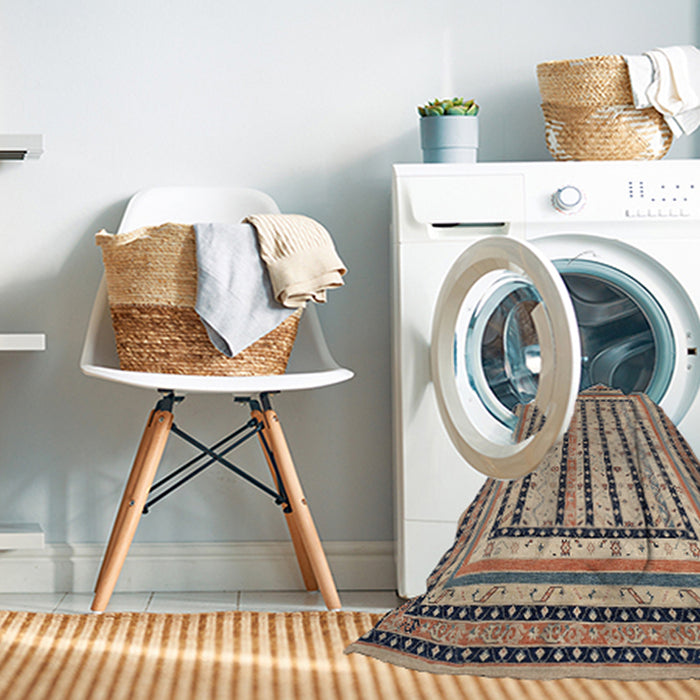 Machine Washable Traditional Brown Rug in a Washing Machine, wshtr1564