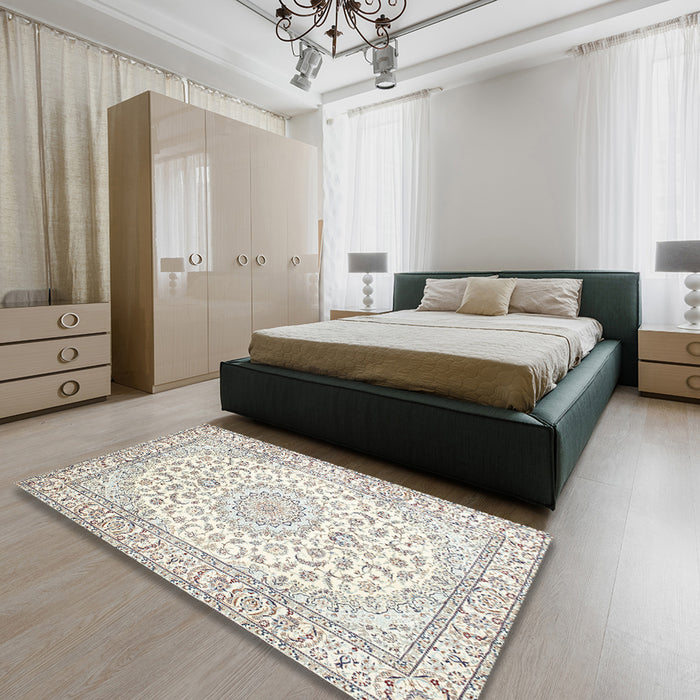 Traditional Champagne Beige Medallion Rug in a Bedroom, tr156
