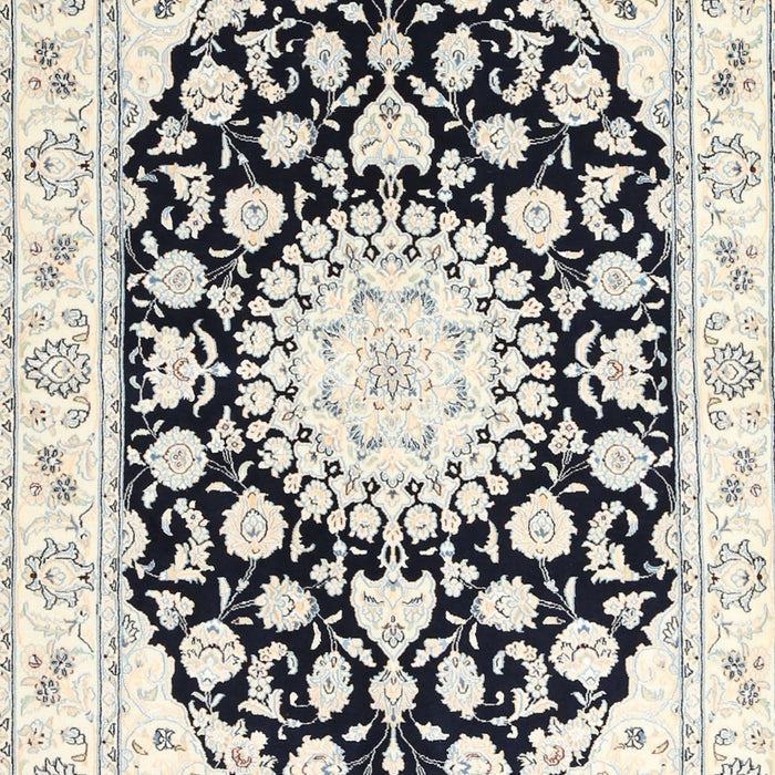 Machine Washable Traditional Champagne Beige Rug, wshtr1588